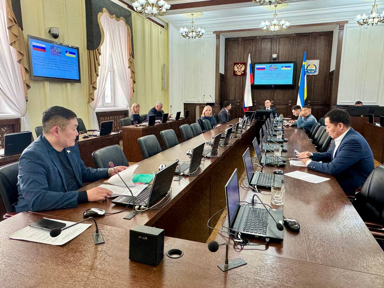 Под председательством Виталия Лыгденова состоялось заседание Комитета Народного Хурала Республики Бурятия по межрегиональным связям, национальным вопросам, молодежной политике, общественным и религиозным объединениям Под председательством Виталия Лыгденова состоялось заседание Комитета Народного Хурала Республики Бурятия по межрегиональным связям, национальным вопросам, молодежной политике, общественным и религиозным объединениям