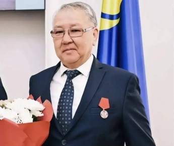 Первый заместитель руководителя Администрации Главы и Правительства Бурятии Станислав Тэлин освобождён от должности в связи с выходом на пенсию