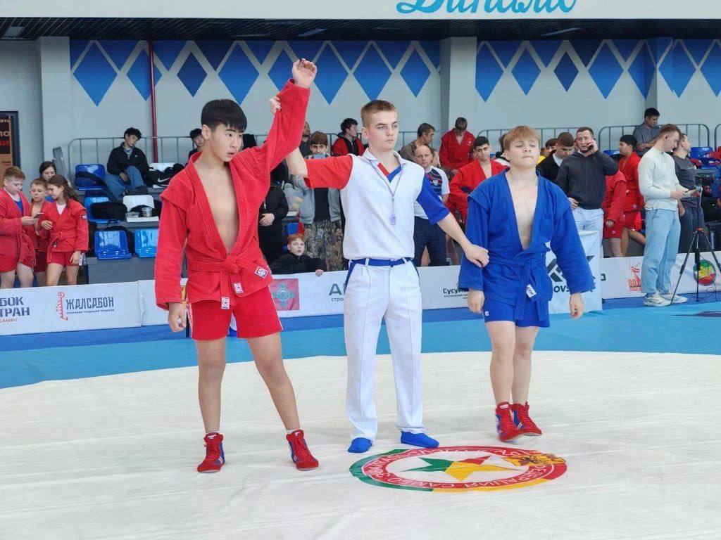 Юные самбисты с успехом выступили на Всероссийских соревнованиях детской Лиги "Локосамбо" в Чите! Юные самбисты с успехом выступили на Всероссийских соревнованиях детской Лиги "Локосамбо" в Чите!