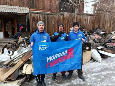 После пожара жительнице Улан-Удэ помогли расчистить квартиру