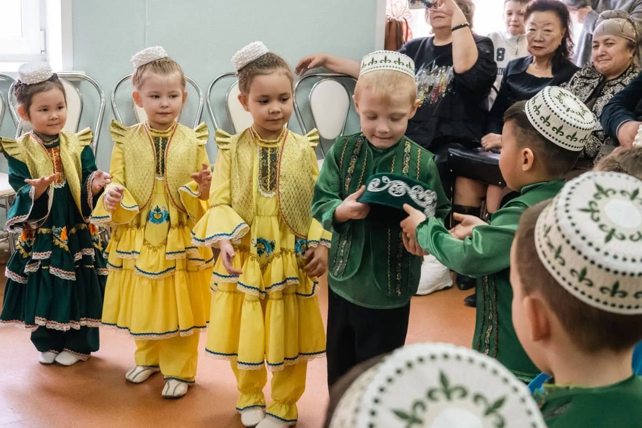 В Доме дружбы народов Бурятии отметили Навруз - праздник весеннего равноденствия В Доме дружбы народов Бурятии отметили Навруз - праздник весеннего равноденствия