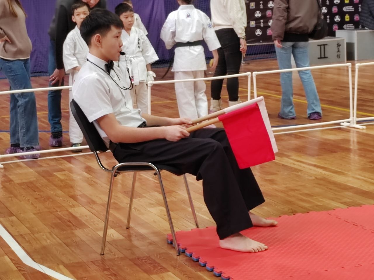 Депутат Улан-Удэнского горсовета поздравил победителей ежегодного турнира по кёкусинкан каратэ-до Депутат Улан-Удэнского горсовета поздравил победителей ежегодного турнира по кёкусинкан каратэ-до