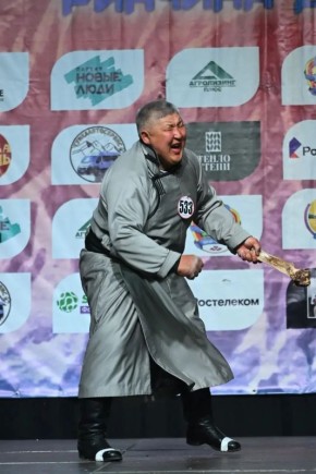 В Бурятии стартовали международные соревнования по разбиванию хребтовой кости «hээр шаалган»