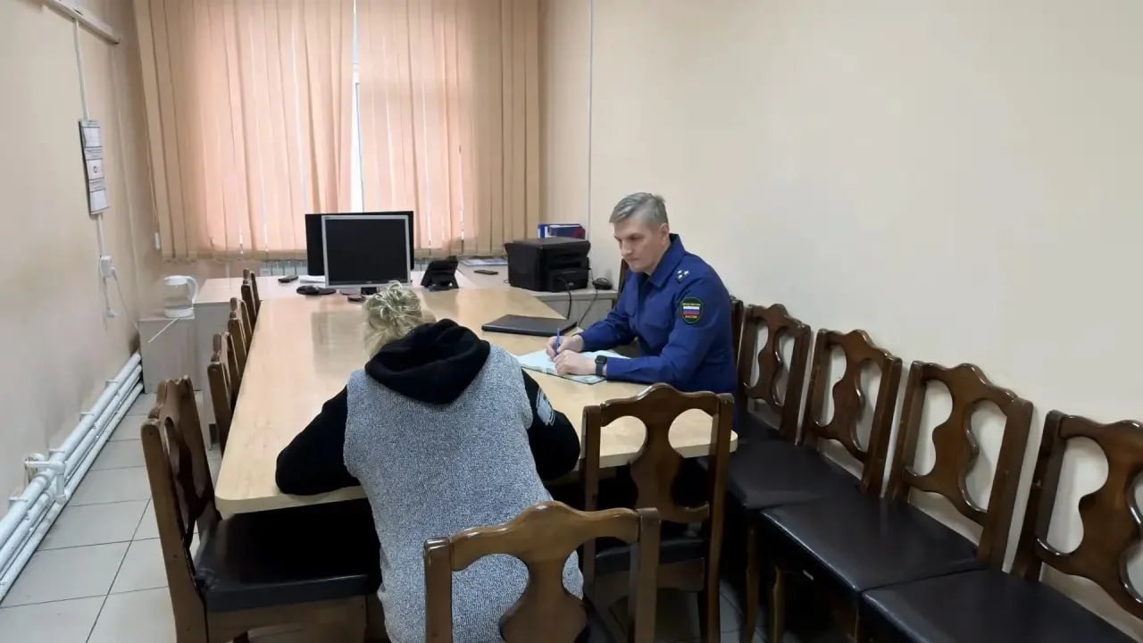 Прокурор Железнодорожного района г. Улан-Удэ Дмитрий Петушков провел личный прием осужденных, отбывающих наказание в УФИЦ ФКУ «Исправительная колония № 7» УФСИН России по Республике Бурятия Прокурор Железнодорожного района г. Улан-Удэ Дмитрий Петушков провел личный прием осужденных, отбывающих наказание в УФИЦ ФКУ «Исправительная колония № 7» УФСИН России по Республике Бурятия