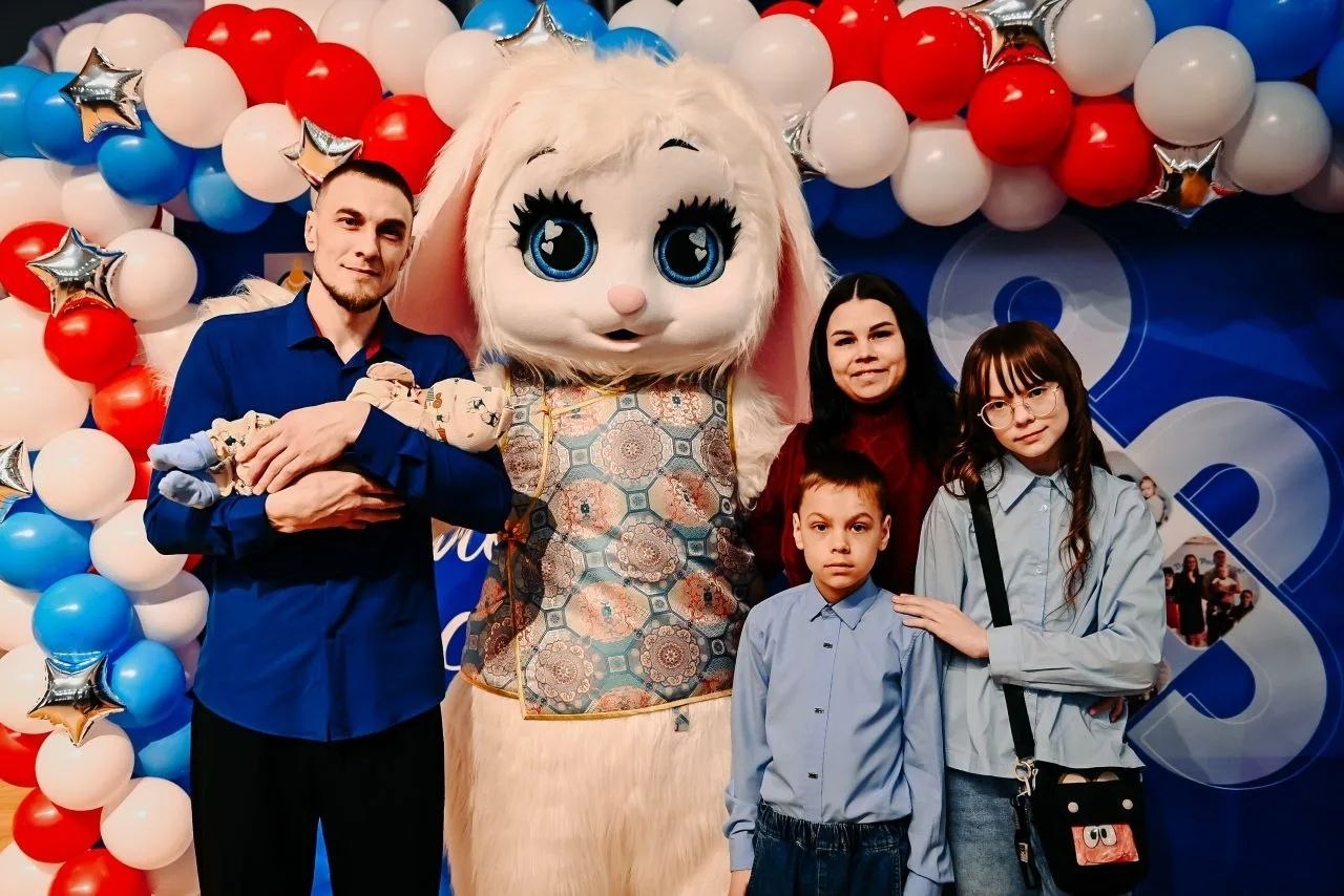 Алексей Цыденов: Сегодня вручили жилищные сертификаты молодым семьям Бурятии Алексей Цыденов: Сегодня вручили жилищные сертификаты молодым семьям Бурятии