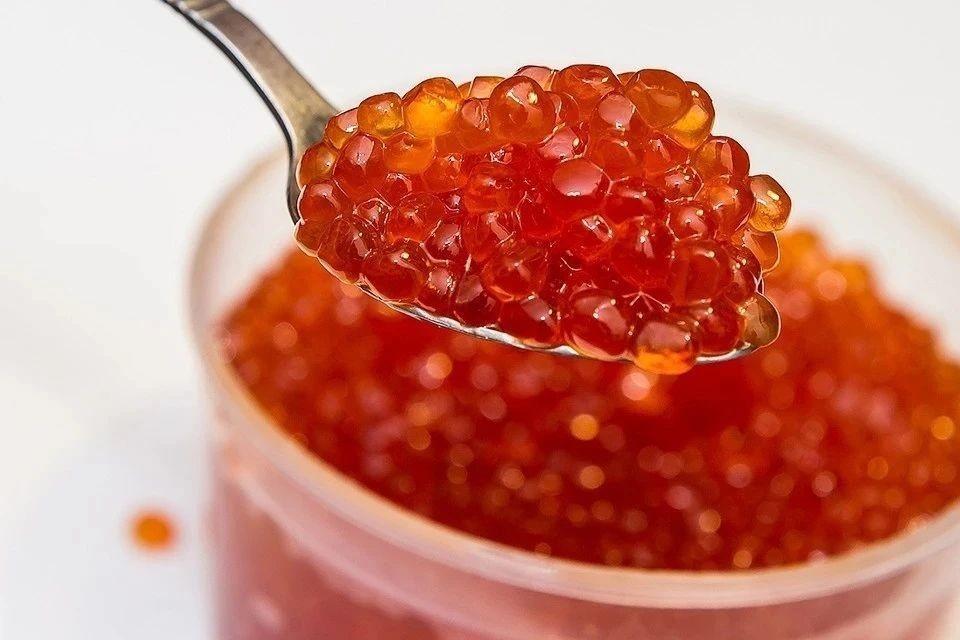Как отличить качественную икру от подделки: полезные советы