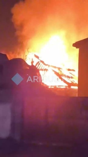 Нам пишут: Ночью на Бурводе сгорел жилой дом