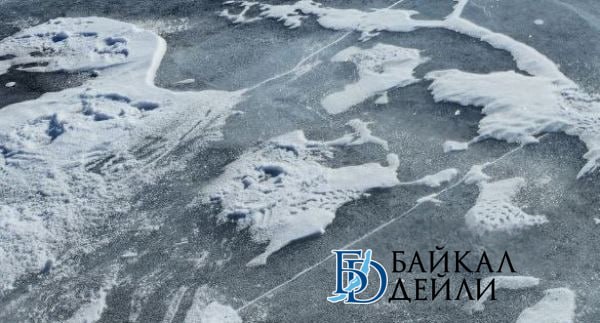 На Байкале в Бурятии застряли люди с детьми