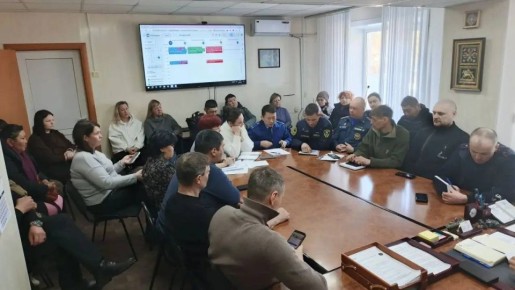 Заместитель прокурора Муйского района Алексей Маханов совместно с главой администрации МО «Муйский муниципальный округ», представителями МВД и МЧС встретились с предпринимателями, пострадавшими в результате пожара в...