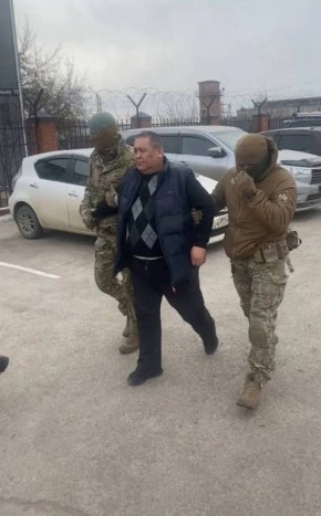 Чемодан, вокзал: в Улан-Удэ экс-главу киргизской диаспоры лишили гражданства