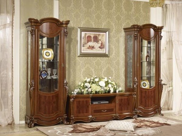 Как выбрать витрину для посуды: советы и рекомендации