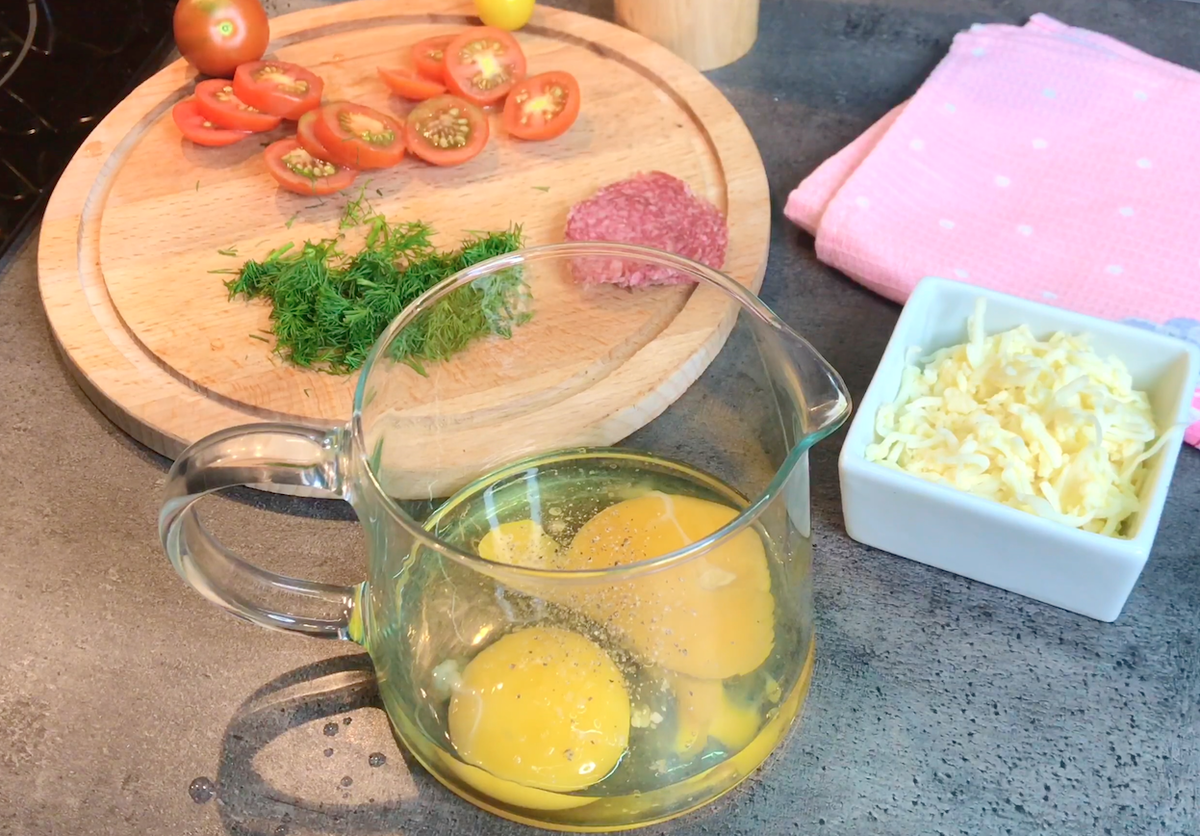 Слоеная яичница: необычный завтрак за считанные минуты