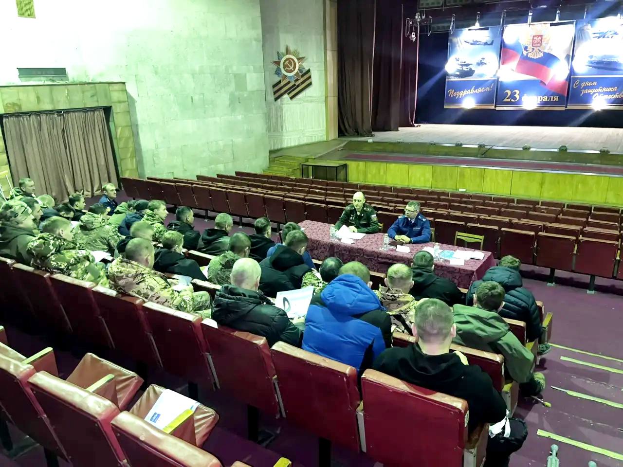 Заместитель прокурора республики Евгений Коротких в войсковых частях г. Улан-Удэ провел личный прием военнослужащих и участников специальной военной операции по вопросам противодействия преступлениям корыстно-насильственной...