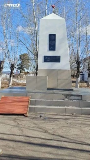 В Заиграевском районе неизвестные вандалы повредили парк и памятник воинам Великой Отечественной войны