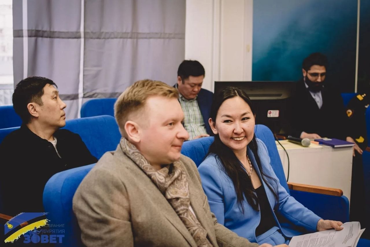 Алексей Цыденов: Вчера в Москве встретились с нашими земляками, которые уже успешно самореализовались и как предприниматели, и в другом качестве Алексей Цыденов: Вчера в Москве встретились с нашими земляками, которые уже успешно самореализовались и как предприниматели, и в другом качестве