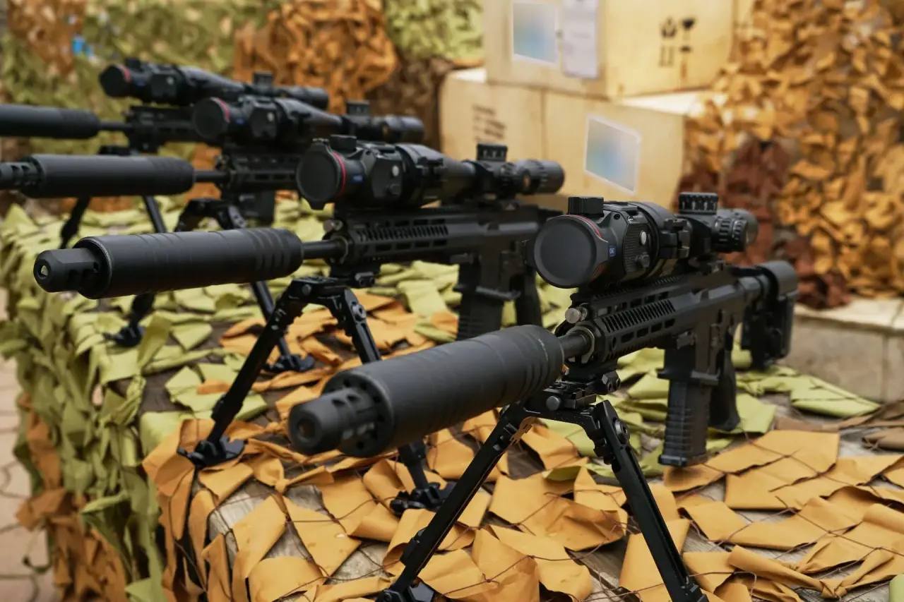 Бойцам в зоне СВО передали технику, произведенную на Дальнем Востоке Бойцам в зоне СВО передали технику, произведенную на Дальнем Востоке