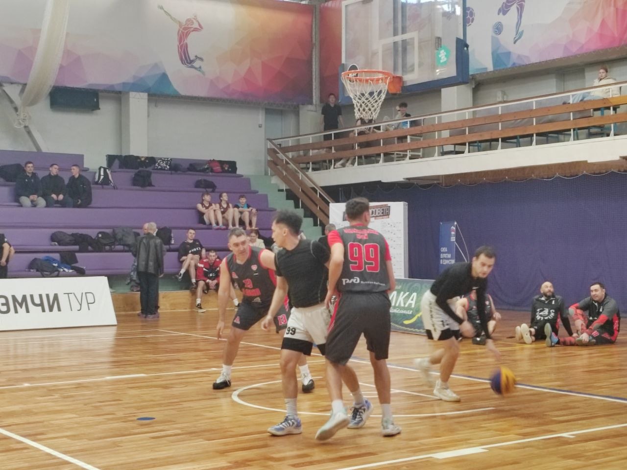 В Улан-Удэ стартовал самый масштабный турнир по баскетболу на «Кубок горсовета» В Улан-Удэ стартовал самый масштабный турнир по баскетболу на «Кубок горсовета»