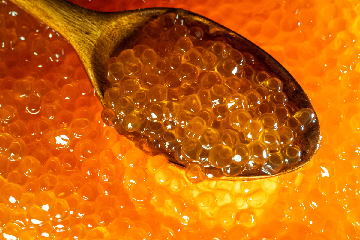 Рынок красной икры: запасы до Масленицы на уровне