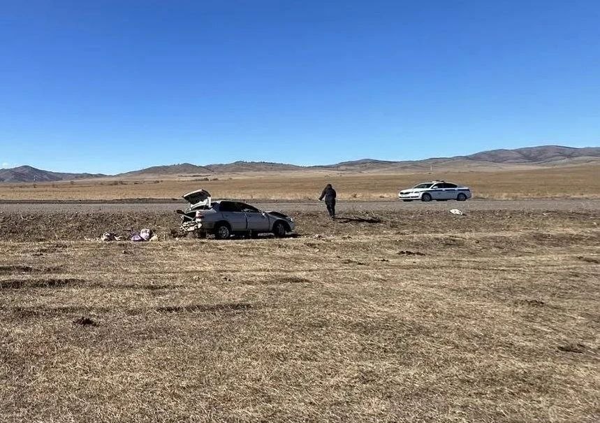 В Бурятии перевернулась иномарка с детьми