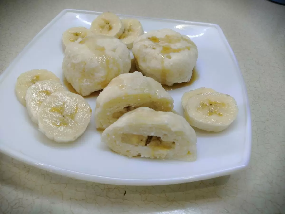 Ленивые вареники: вкусный завтрак с бананами и творогом