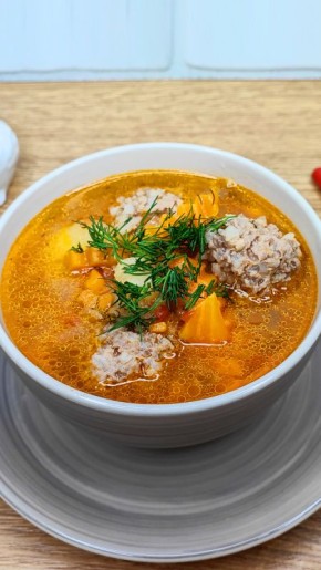 Шурпа с тефтелями: удобное решение для семейного обеда