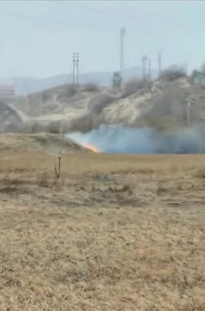 Богородский остров в дыму. Горит сухая трава прямо под ЛЭП