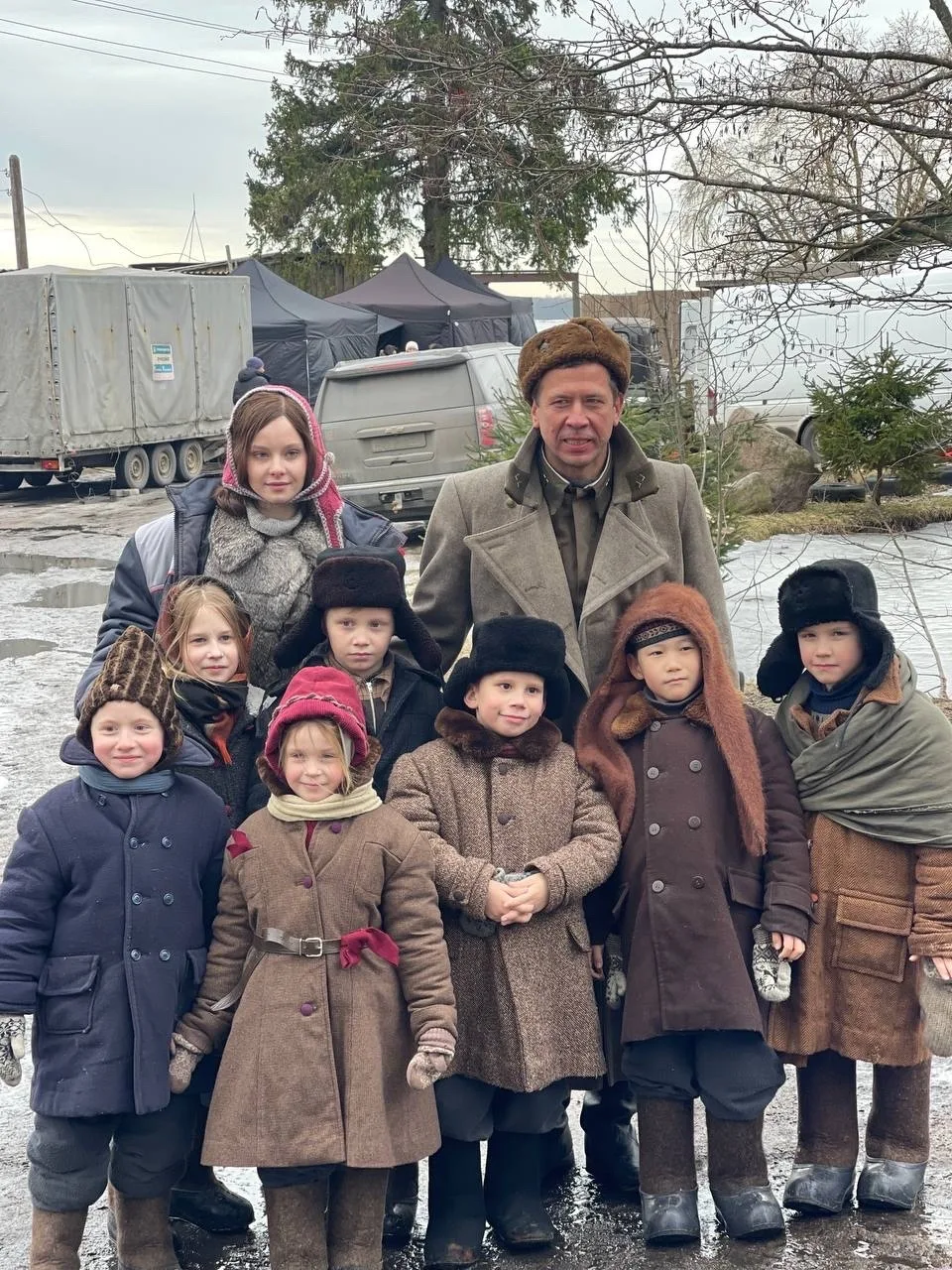 Мальчик из Бурятии снялся в фильме с Андреем Мерзликиным и Виктором Добронравовым Мальчик из Бурятии снялся в фильме с Андреем Мерзликиным и Виктором Добронравовым