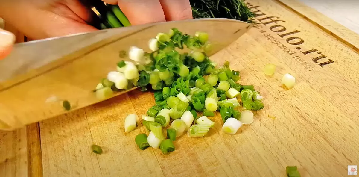 Картофельный завтрак без муки и яиц: простой рецепт для яркого утра