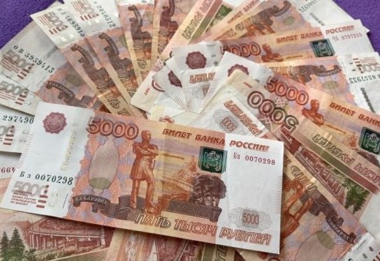 Жительница Бурятии оставила мошенникам рюкзак с миллионами