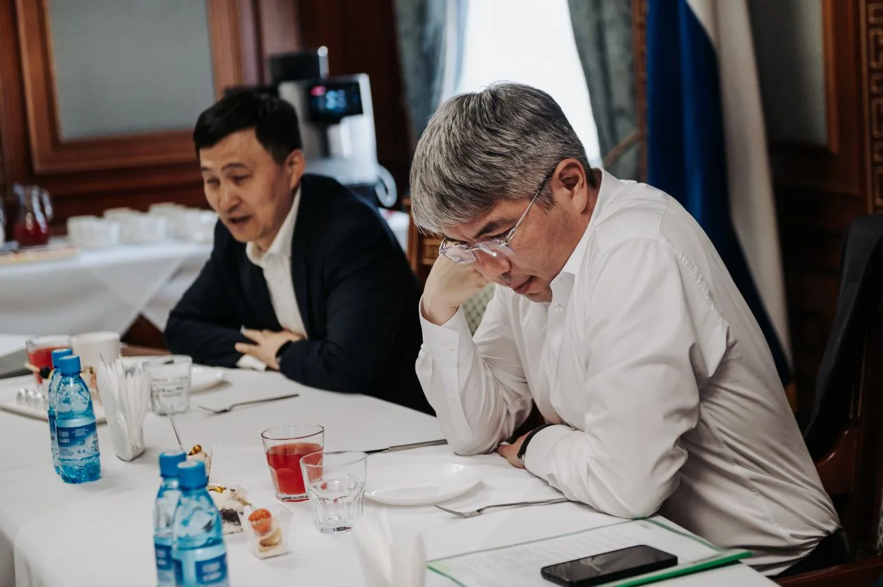 Алексей Цыденов: Сегодня провели встречу с Советом старейшин Алексей Цыденов: Сегодня провели встречу с Советом старейшин