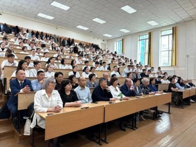 ����� 700 ������� ������� ������ � �������� �������