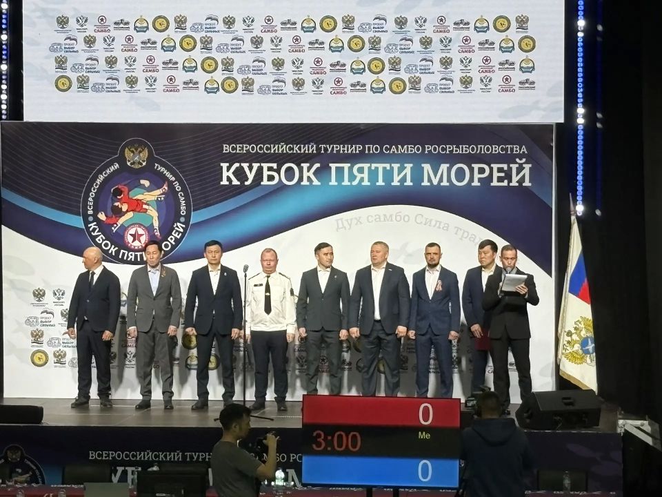 Сегодня в физкультурно-спортивном комплексе Бурятии состоялся всероссийский турнир по самбо «Кубок пяти морей на призы Росрыболовства» среди юношей и девушек 2012-2014 годов