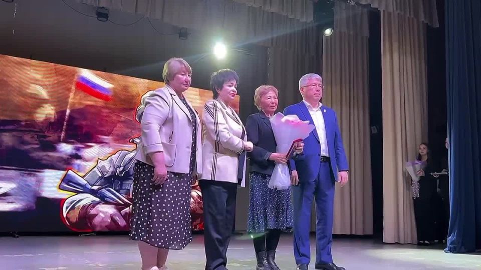 В Заиграевском районе впервые вручили памятную медаль общественного признания «Мать героя