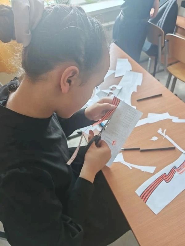 Окна Победы украшают юные патриоты Бурятии Окна Победы украшают юные патриоты Бурятии