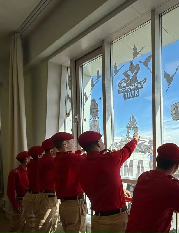 Окна Победы украшают юные патриоты Бурятии Окна Победы украшают юные патриоты Бурятии