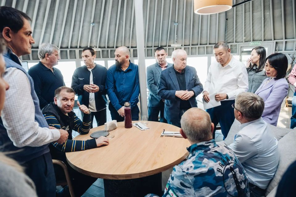 Алексей Цыденов: Провели у среду выездное совещание с инвесторами ОЭЗ "Байкальская Гавань" – компанией "Космос Отель Байкал" и основателем АФК «Система» Владимиром Петровичем Евтушенковым