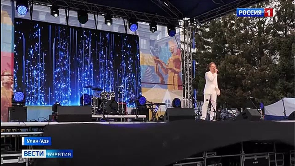 В Улан-Удэ большим концертом завершились Дни экономики и культуры города Дархан