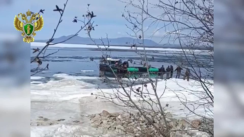 Пять человек погибли при крушении катера на Байкале в Бурятии