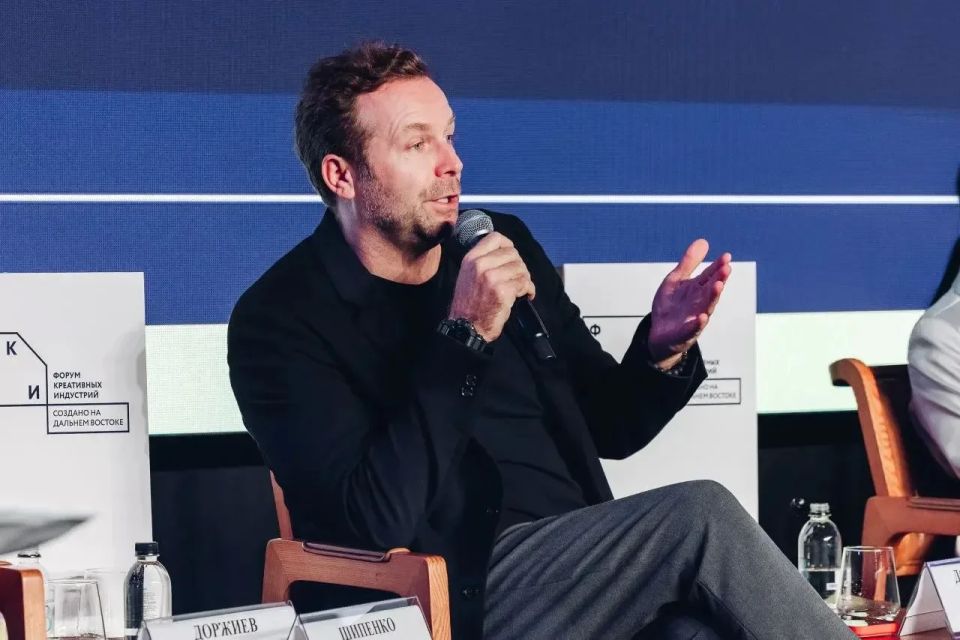 Алексей Цыденов: О развитии кино, изобразительного искусства, о том, как делать шоу и перформансы, чтоб продвигать свое творчество Алексей Цыденов: О развитии кино, изобразительного искусства, о том, как делать шоу и перформансы, чтоб продвигать свое творчество