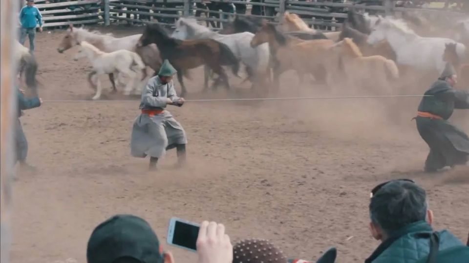 День табунщика уже завтра. В селе Ульдурга Еравнинского района состоится традиционный праздник, посвящённый табунщицкой культуре День табунщика уже завтра. В селе Ульдурга Еравнинского района состоится традиционный праздник, посвящённый табунщицкой культуре