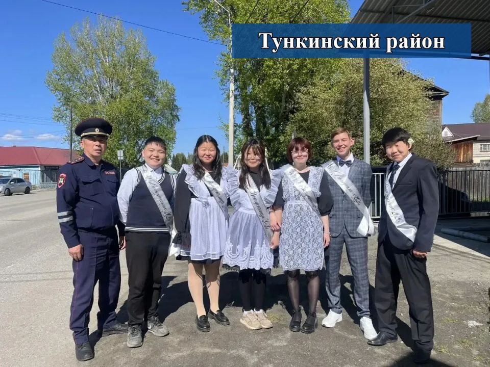 Сегодня для выпускников учреждений общего среднего образования прозвенел последний звонок! Сегодня для выпускников учреждений общего среднего образования прозвенел последний звонок!