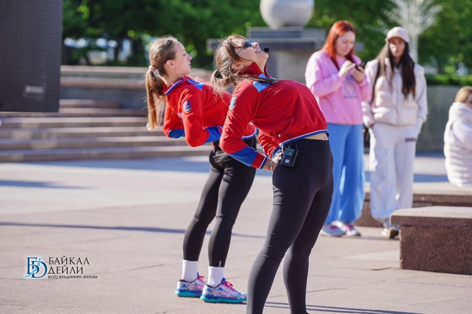 В Улан-Удэ стартовали массовые утренние зарядки В Улан-Удэ стартовали массовые утренние зарядки