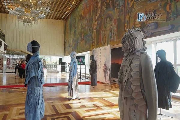 В Улан-Удэ покажут современного «Евгения Онегина» на бурятском языке В Улан-Удэ покажут современного «Евгения Онегина» на бурятском языке