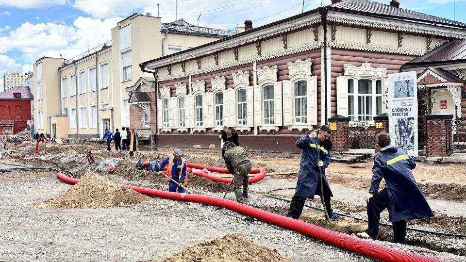 На Арбате вырыли котлован под фонтан На Арбате вырыли котлован под фонтан