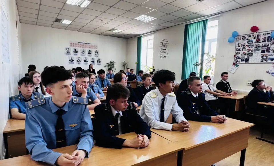 Транспортными прокурорами проведены мероприятия, приуроченные ко Дню России Транспортными прокурорами проведены мероприятия, приуроченные ко Дню России