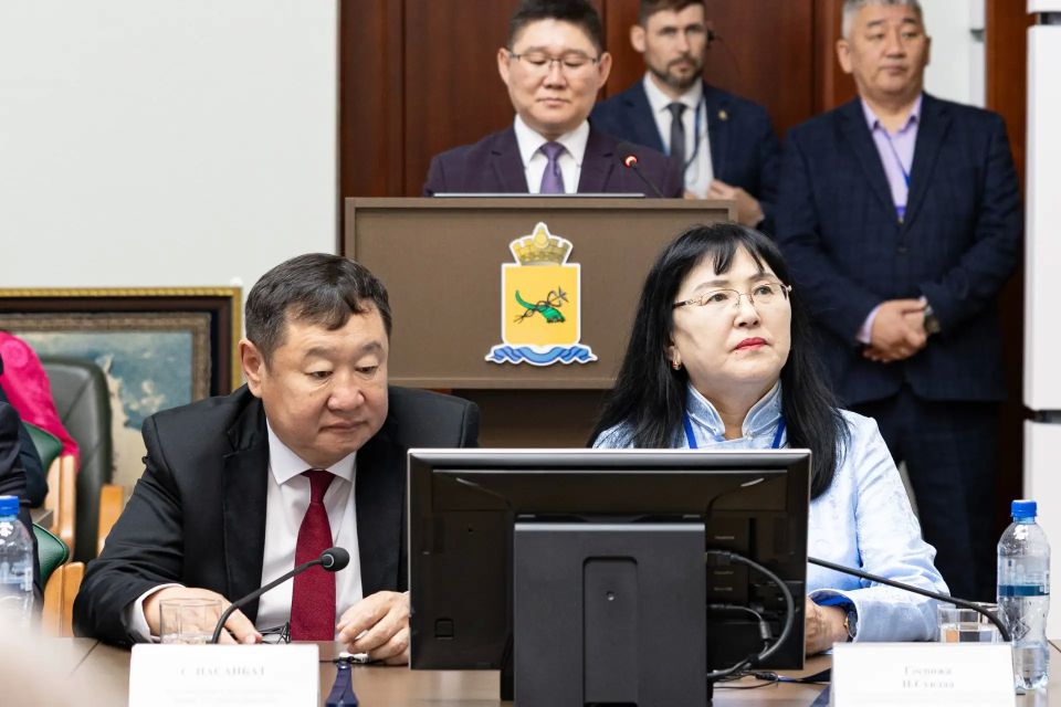 11 городов России и зарубежья поздравили Улан-Удэ с юбилеем 11 городов России и зарубежья поздравили Улан-Удэ с юбилеем