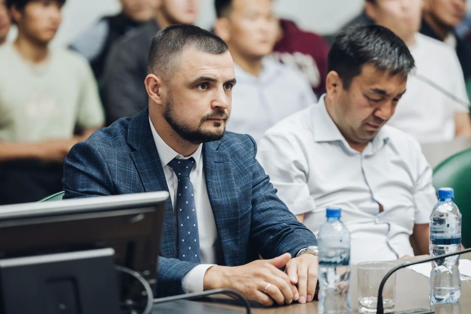 Баир Мункуев избран президентом Федерации спортивной борьбы Бурятии Баир Мункуев избран президентом Федерации спортивной борьбы Бурятии