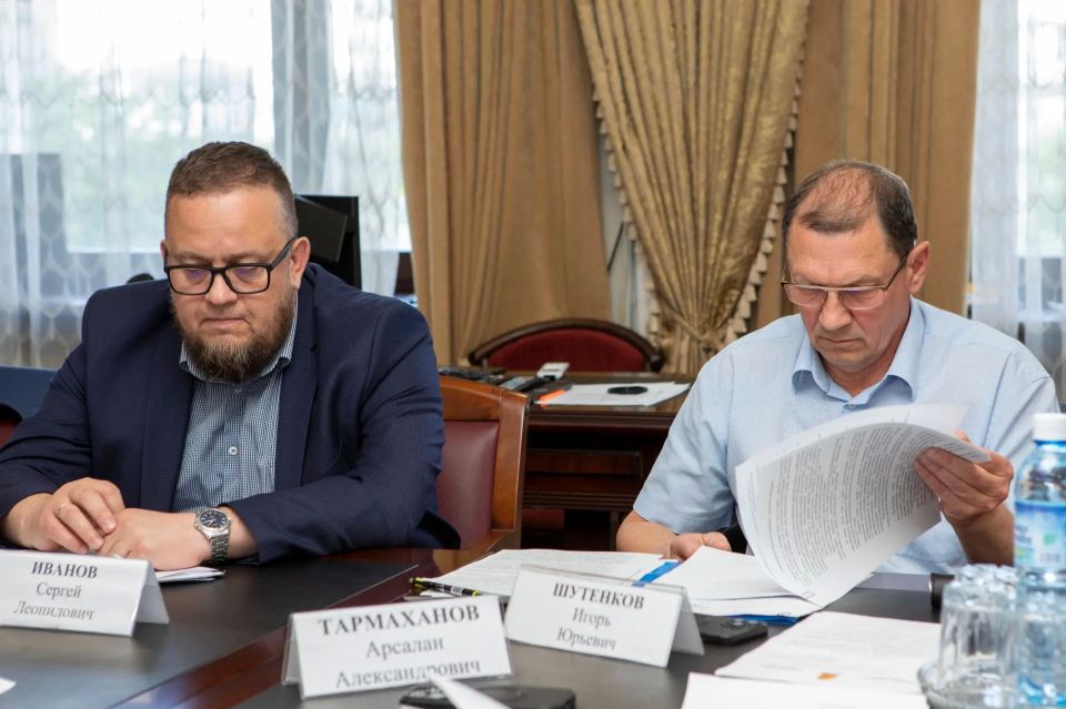 Под председательством прокурора республики Михаила Филичева проведено заседание межведомственной рабочей группы по противодействию правонарушениям в сфере жилищно-коммунального хозяйства Под председательством прокурора республики Михаила Филичева проведено заседание межведомственной рабочей группы по противодействию правонарушениям в сфере жилищно-коммунального хозяйства