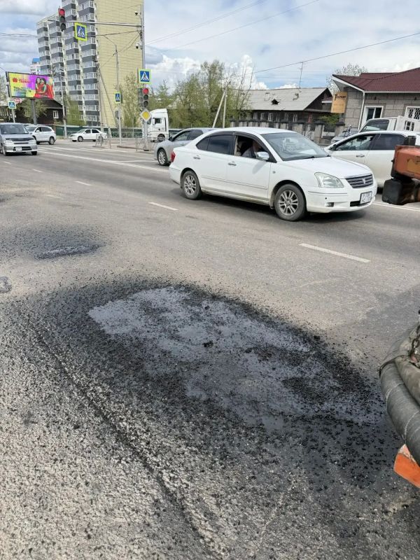 В Улан-Удэ отремонтировали ямы более 7600 квадратных метров В Улан-Удэ отремонтировали ямы более 7600 квадратных метров