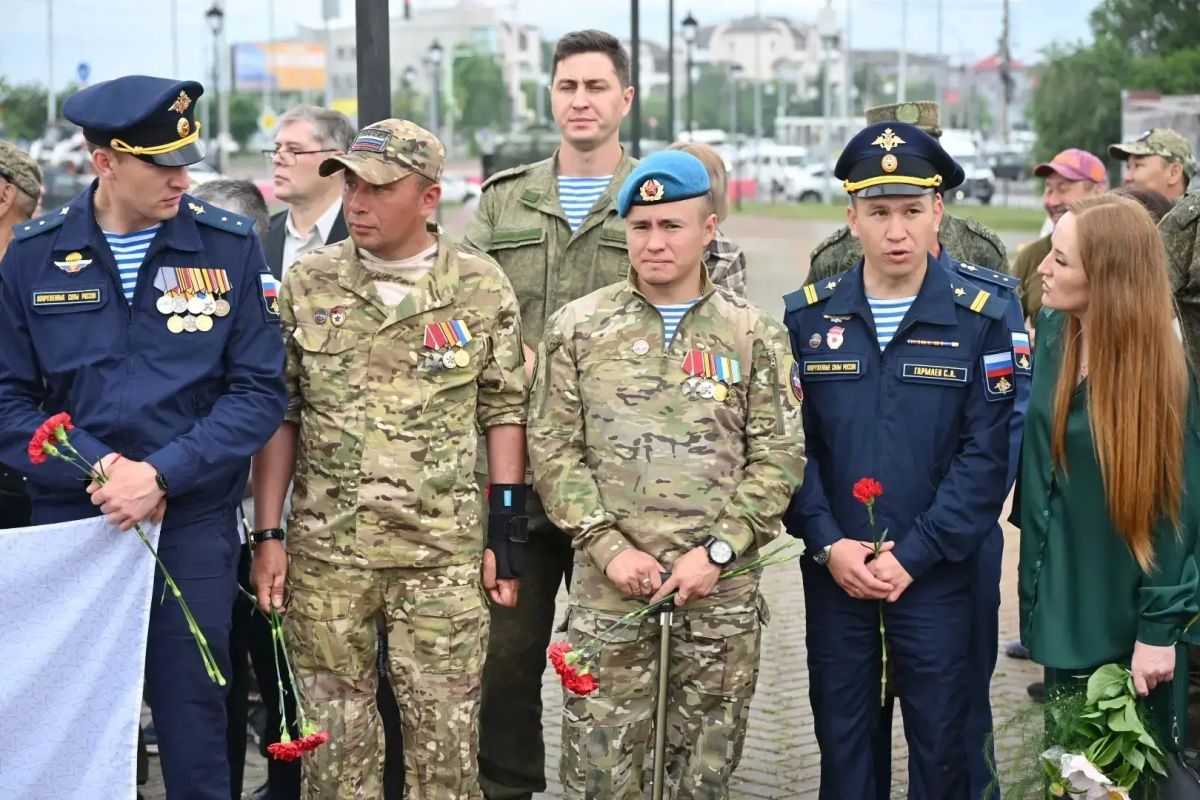 Алексей Цыденов: Сегодня у нас ещё одно очень важное событие — День ветеранов боевых действий Алексей Цыденов: Сегодня у нас ещё одно очень важное событие — День ветеранов боевых действий